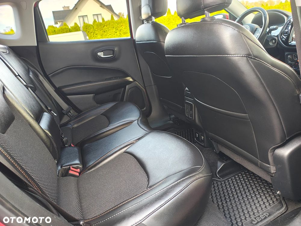 Jeep Compass - 10