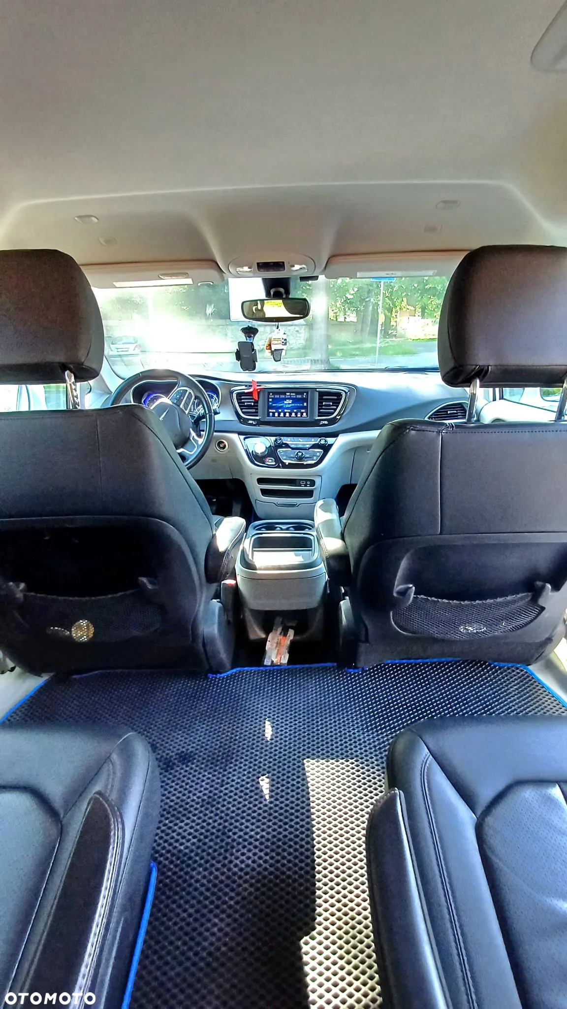 Chrysler Pacifica - 6