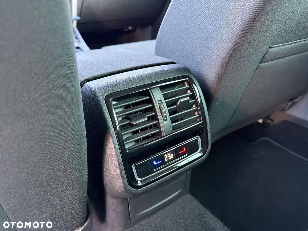 Volkswagen Passat - 40