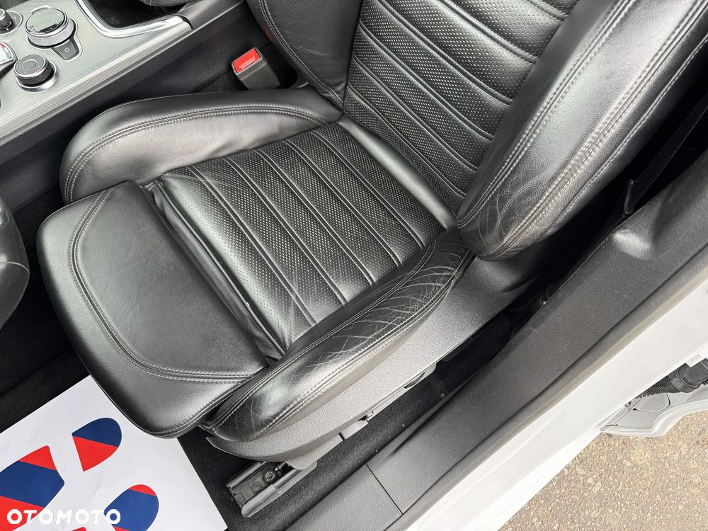 Alfa Romeo Stelvio 2.0 Turbo 16V AT8-Q4 Veloce - 31