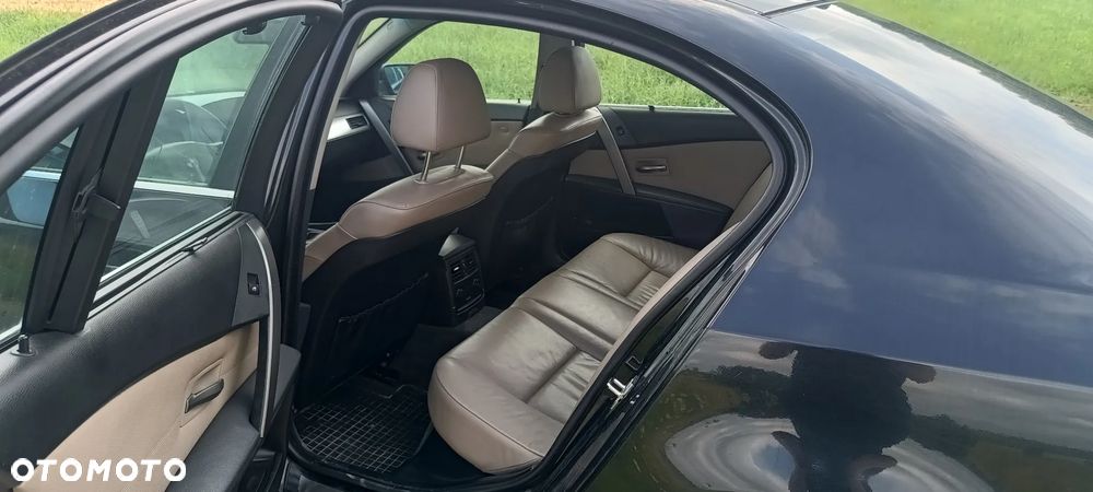 BMW Seria 5 520d - 15