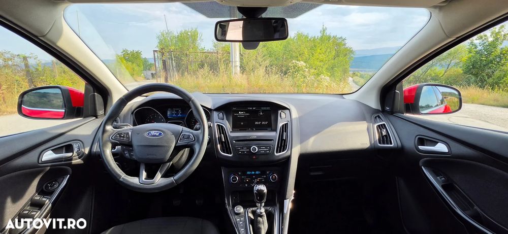 Ford Focus 1.5 EcoBoost Titanium - 9