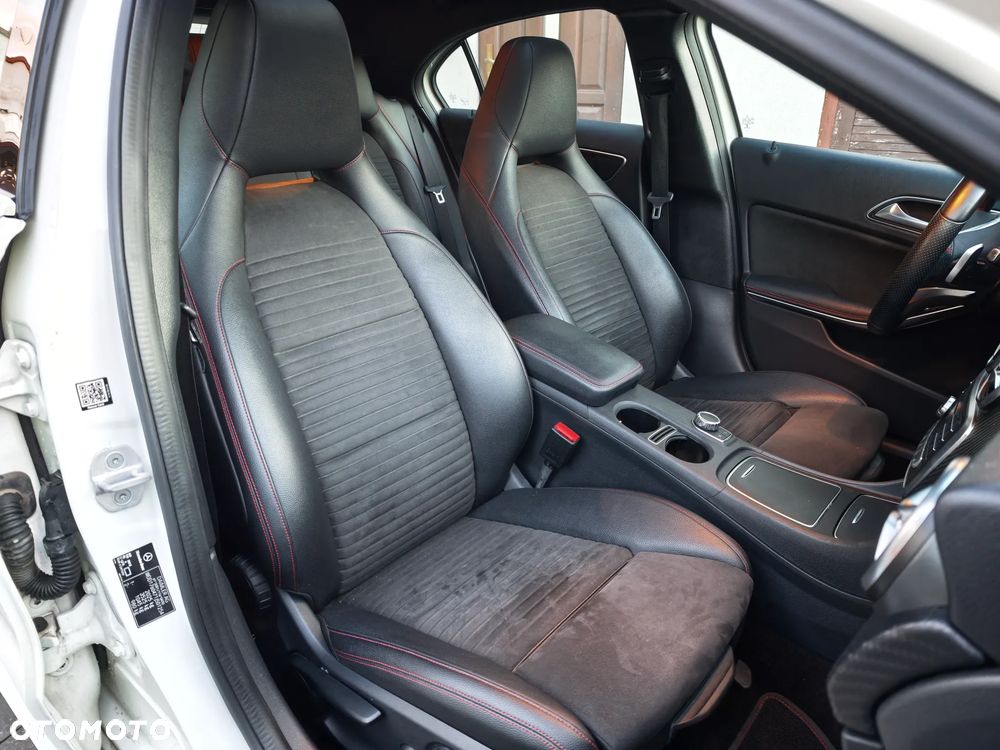 Mercedes-Benz Klasa A 220 4-Matic AMG Line - 15