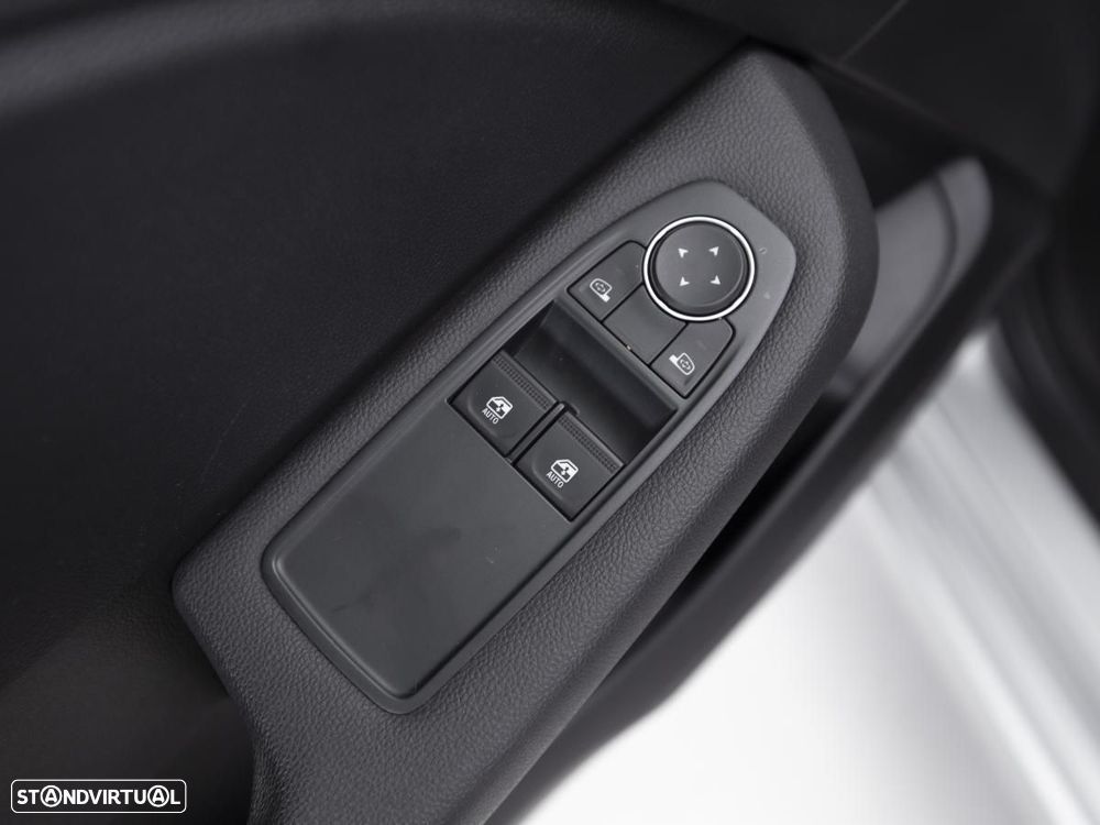 Renault Clio 1.0 TCe Equilibre — fotografia 13