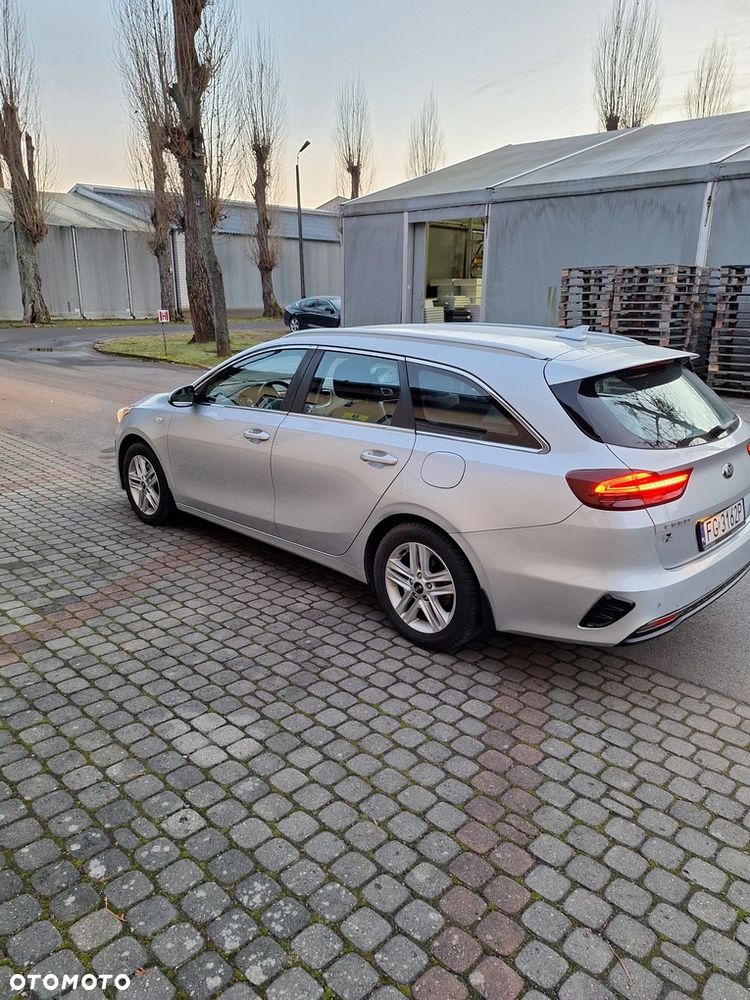 Kia Ceed 1.6 CRDi SCR M - 11