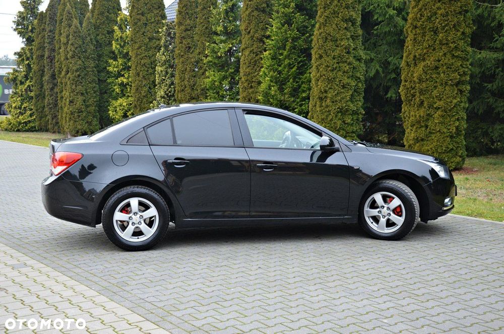Chevrolet Cruze 1.6 LS - 26