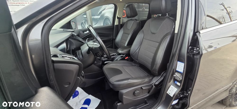 Ford Kuga 2.0 TDCi 2x4 Titanium - 30