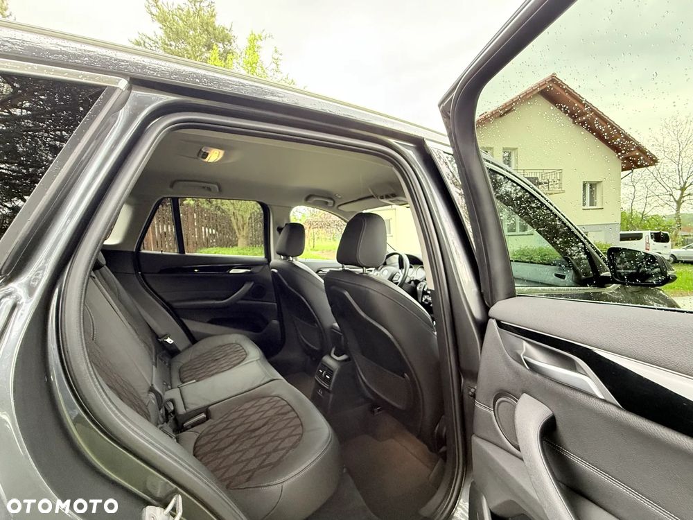 BMW X1 xDrive18d xLine - 32