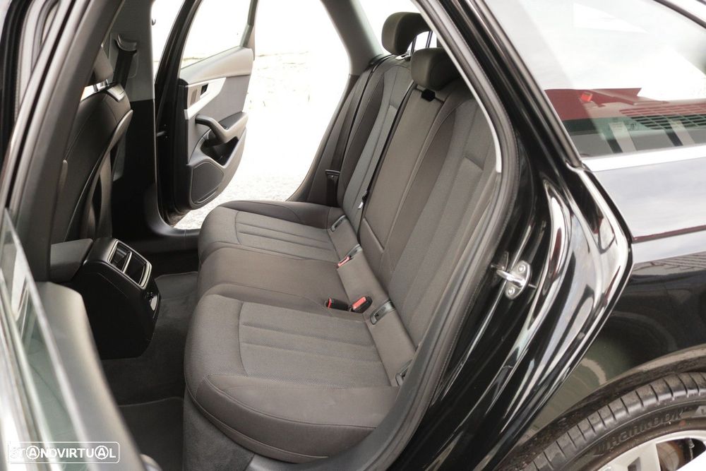 Audi A4 Avant 30 TDI S tronic - 29