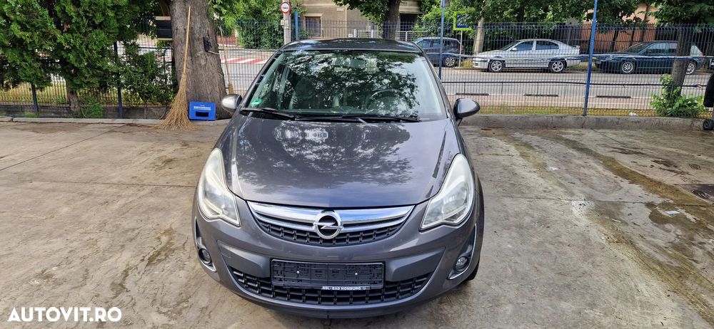 Opel Corsa 1.4 16V Edition - 2