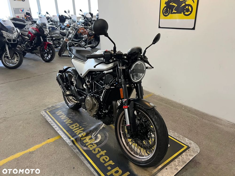Husqvarna Vitpilen - 17