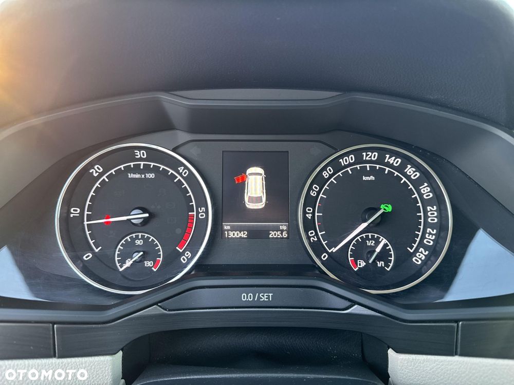 Skoda Superb 2.0 TDI Style DSG - 14