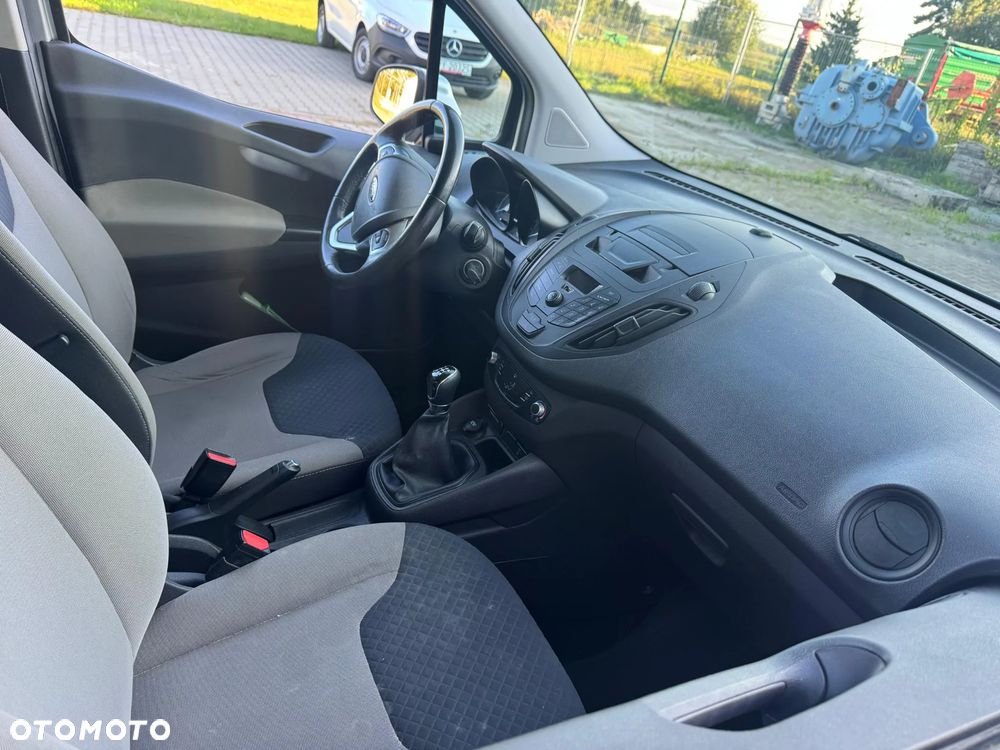 Ford Tourneo Courier 1.5 TDCi Trend - 6