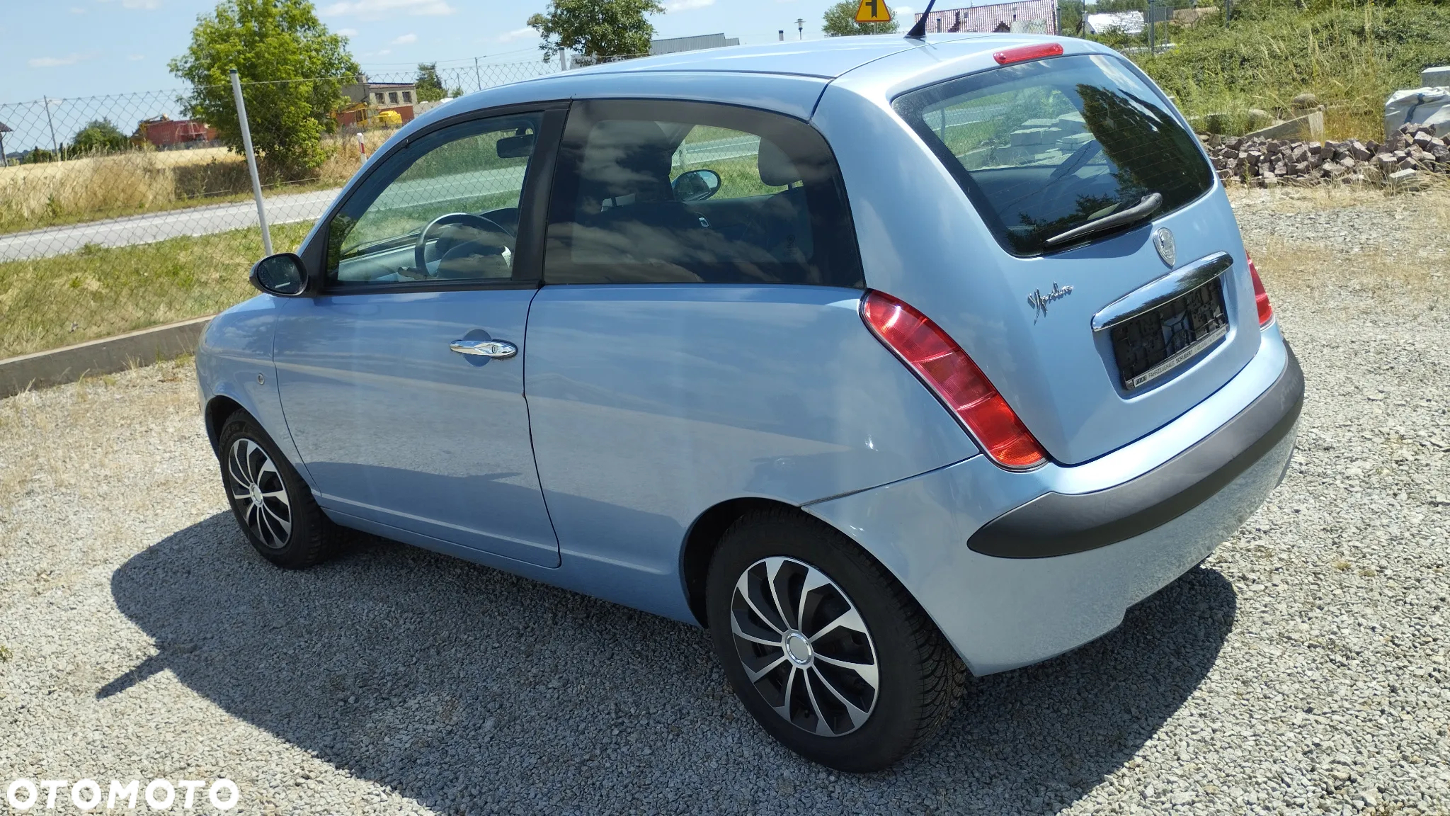 Lancia Ypsilon 1.2 8V Argento (5 os.) - 6