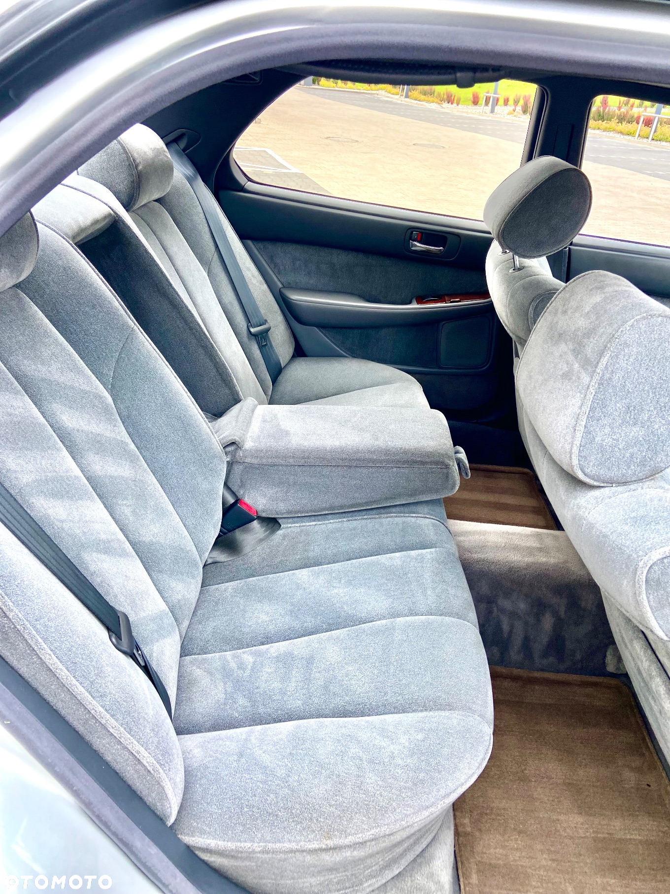 Lexus LS 400 - 32