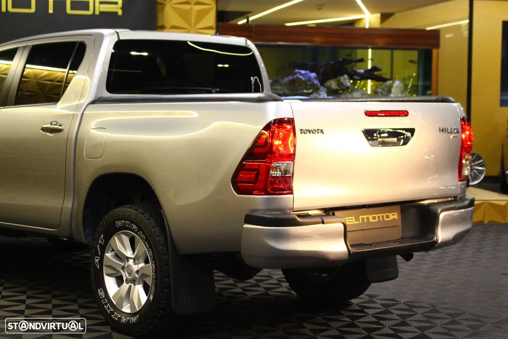 Toyota Hilux 2.4 D-4D 4WD Tracker - 9