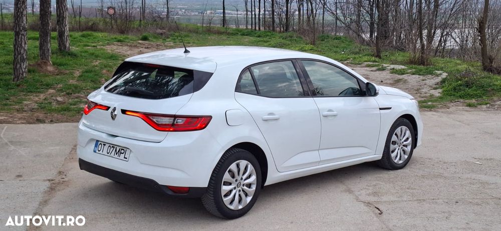 Renault Megane Blue dCi 116 Life - 4