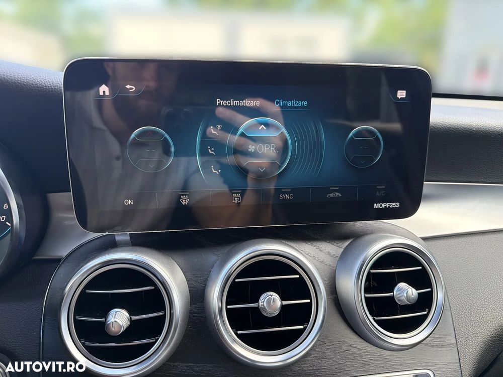 Mercedes-Benz GLC Coupe 300 e 4Matic 9G-TRONIC AMG Line Plus - 28