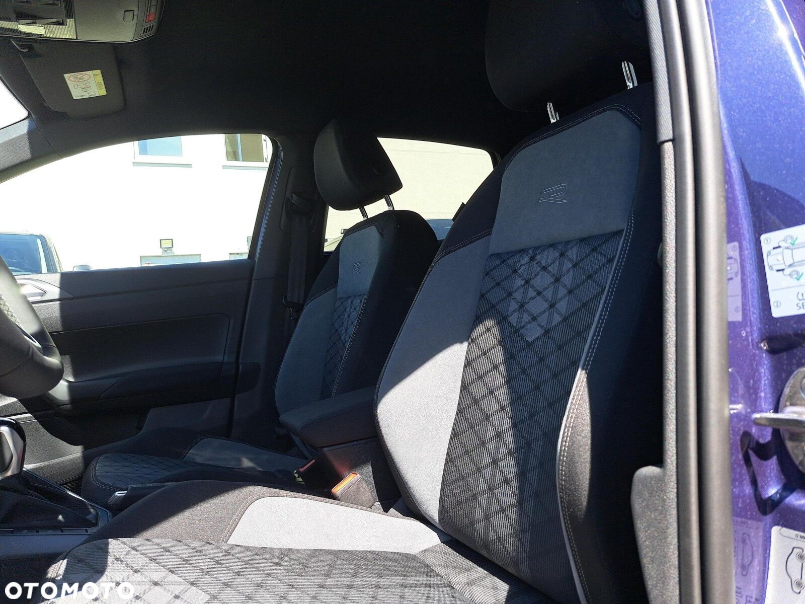 Volkswagen Polo 1.0 TSI R-Line DSG - 11