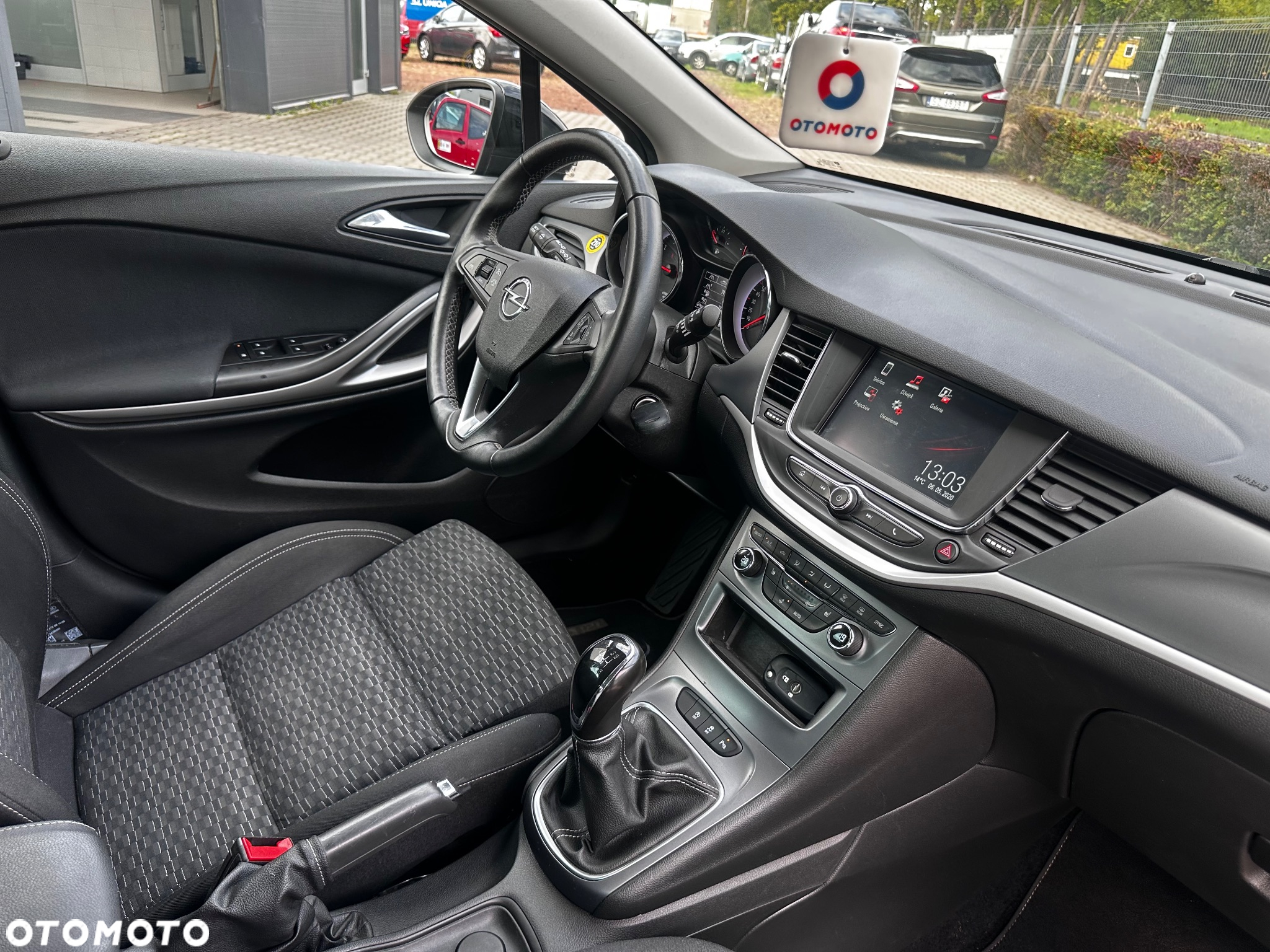 Opel Astra 1.4 Turbo 120 Jahre - 26