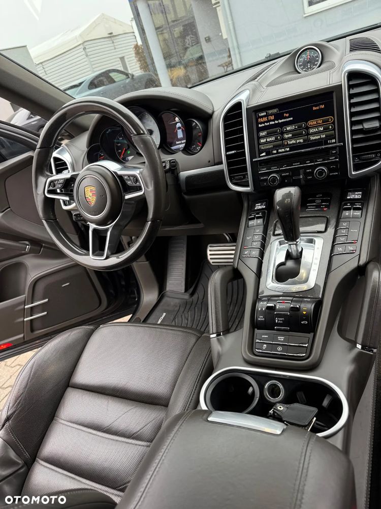 Porsche Cayenne S Diesel Platinum Edition - 9