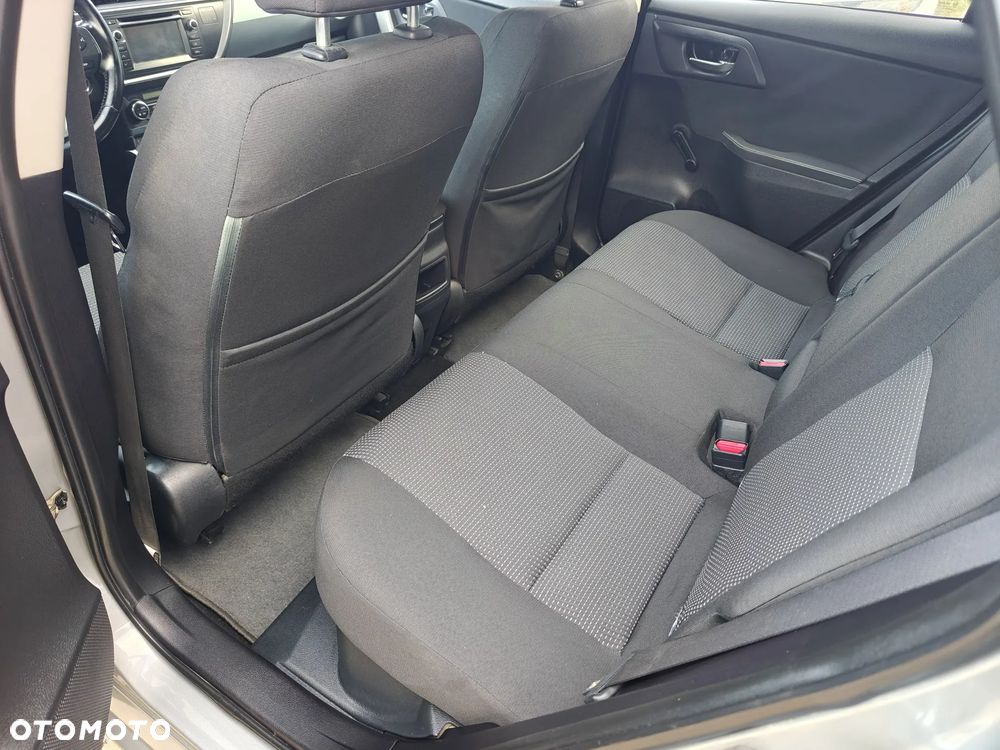 Toyota Auris - 16