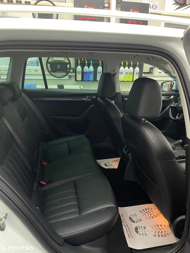 Skoda Octavia Combi Diesel 1.6 TDI DSG Style - 10