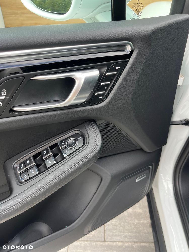 Porsche Macan - 13