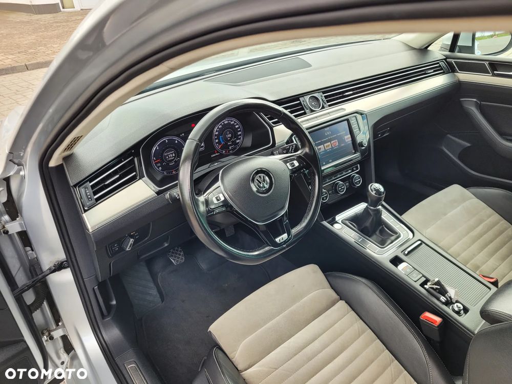 Volkswagen Passat 2.0 TDI (BlueMotion Technology) Highline - 18
