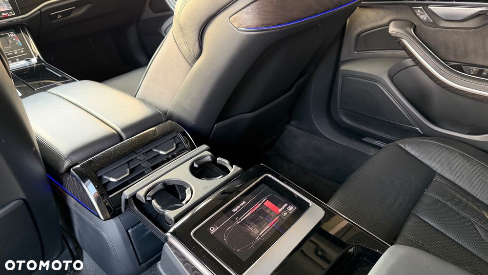 Audi A8 - 21