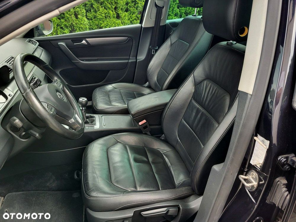 Volkswagen Passat - 10