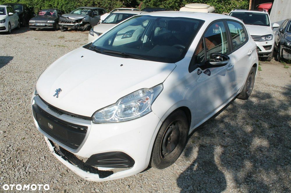 Peugeot 208 - 1