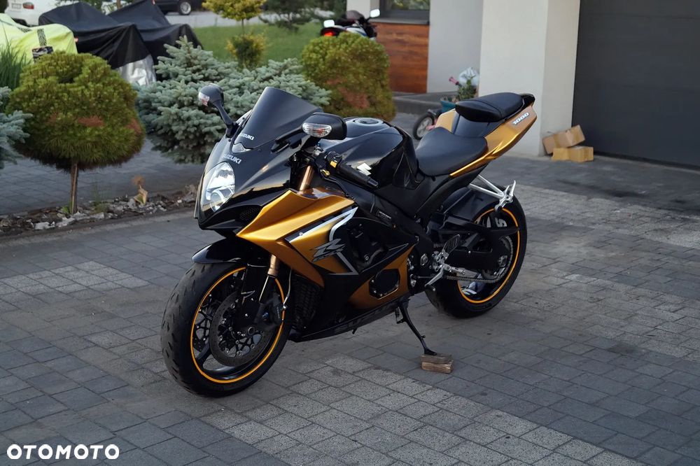 Suzuki GSX-R - 3