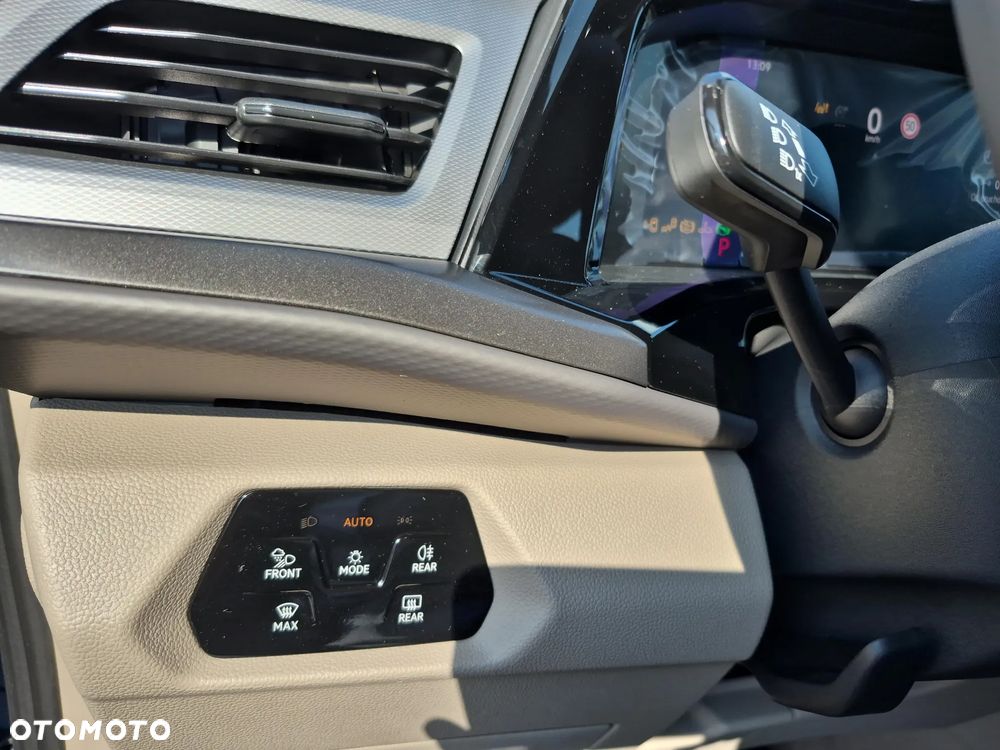Volkswagen Multivan 2.0 TDI L2 Family DSG - 16