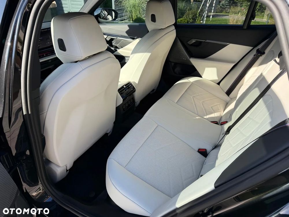 BMW Seria 5 520d xDrive mHEV M Sport - 8