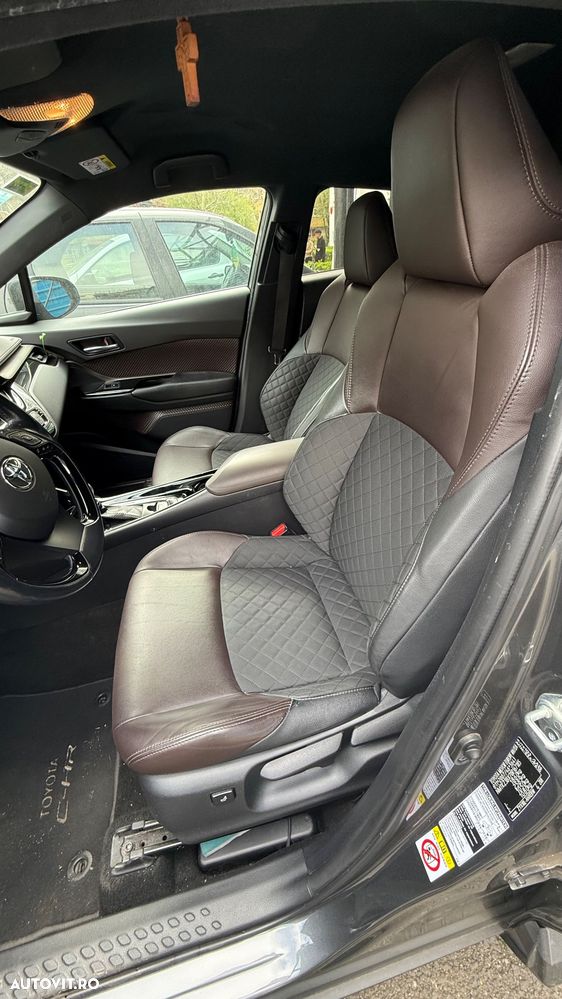 Toyota C-HR 1.2 Turbo 4x2 CVT C-lassy LED - 4