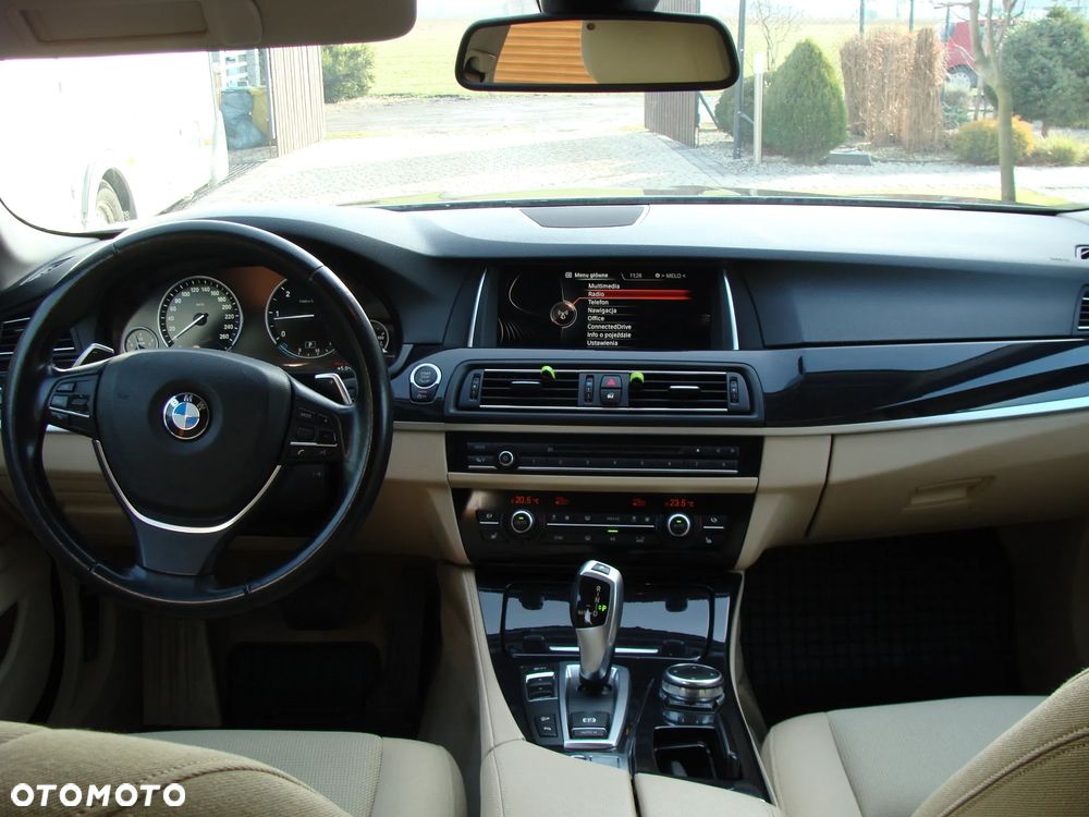 BMW Seria 5 520d xDrive - 11