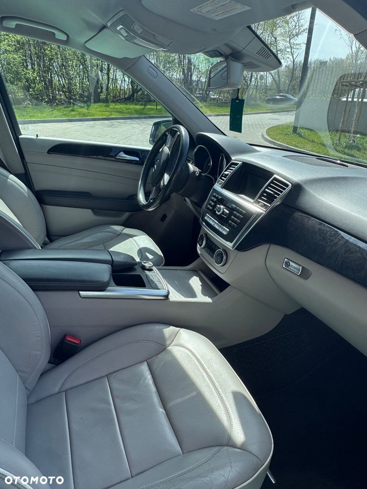 Mercedes-Benz ML 350 BlueTEC 4MATIC 7G-TRONIC Edition 1 - 11