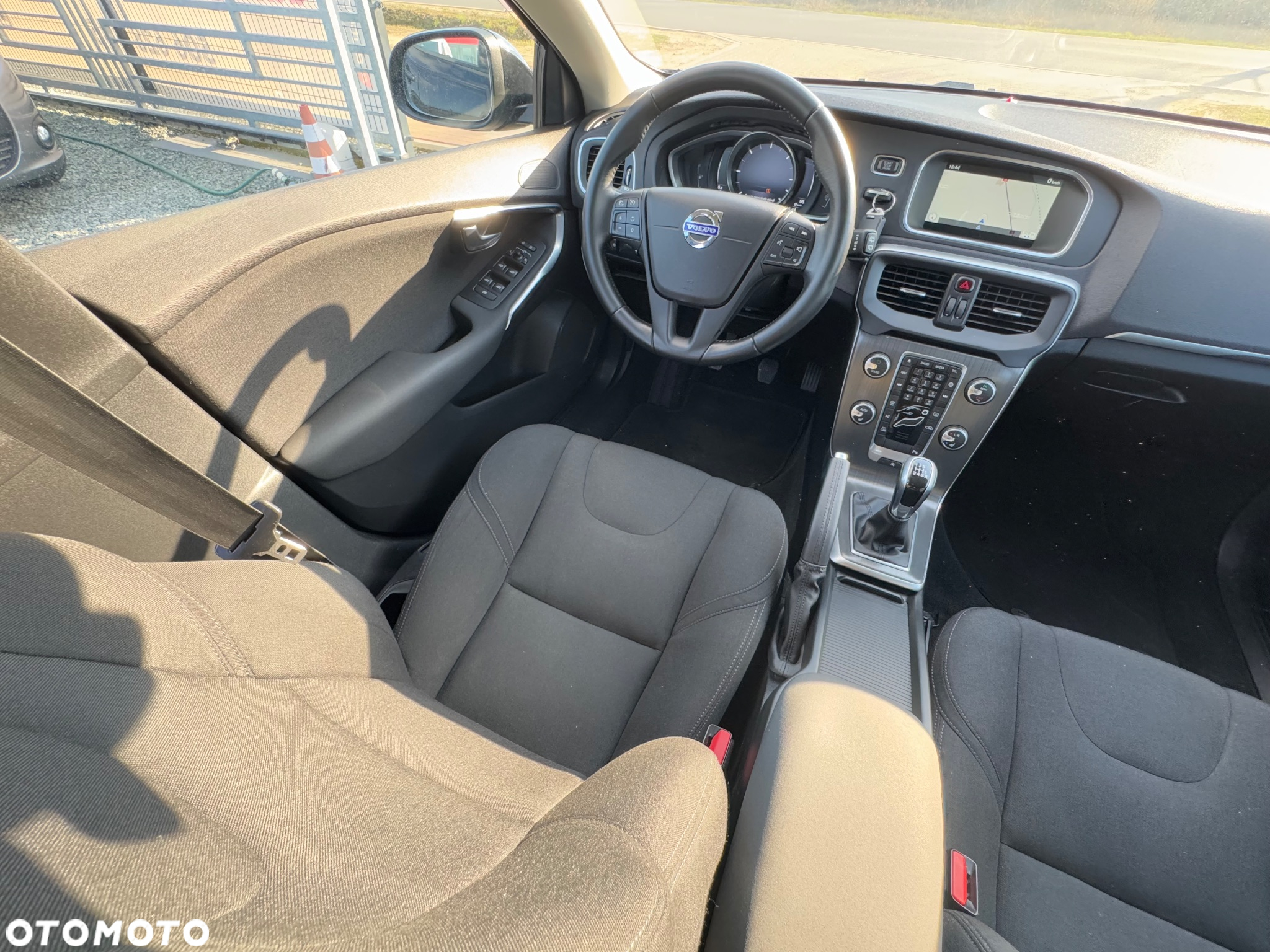 Volvo V40 D2 Drive-E Momentum - 31