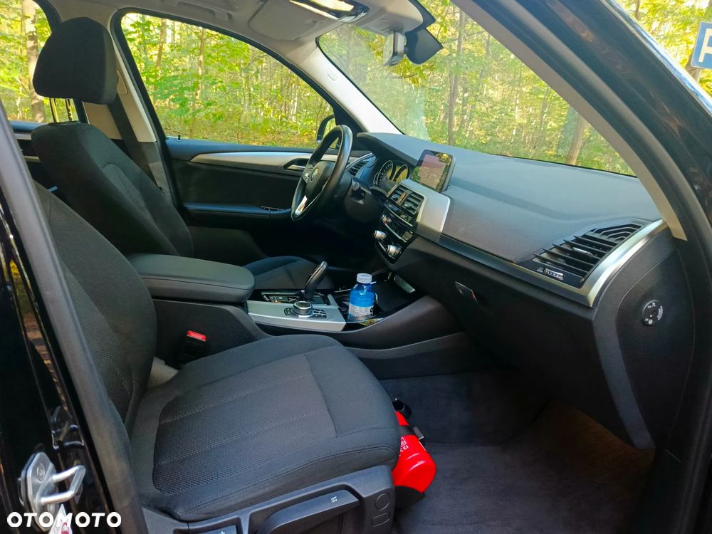 BMW X3 sDrive18d - 31
