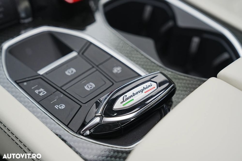 Lamborghini URUS - 34
