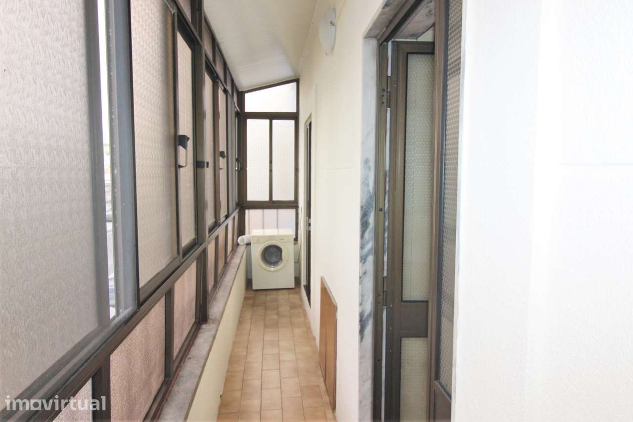 Apartamento 2 assoalhadas (T1) mobilado, para arrendar em Sacavém. - Grande imagem: 2/13