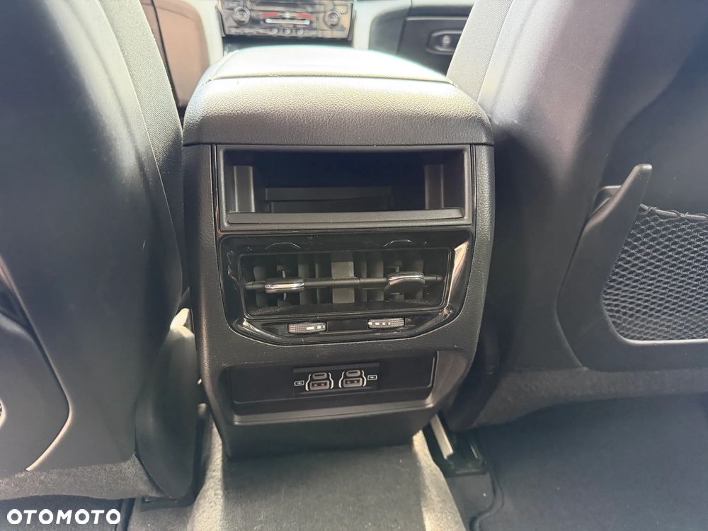 Jeep Grand Cherokee - 25