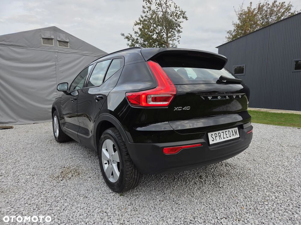 Volvo XC 40 T2 Momentum Pro - 25