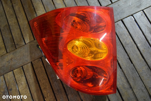 Peugeot 1007 Lampa tylna lewa lewy tył EUROPA