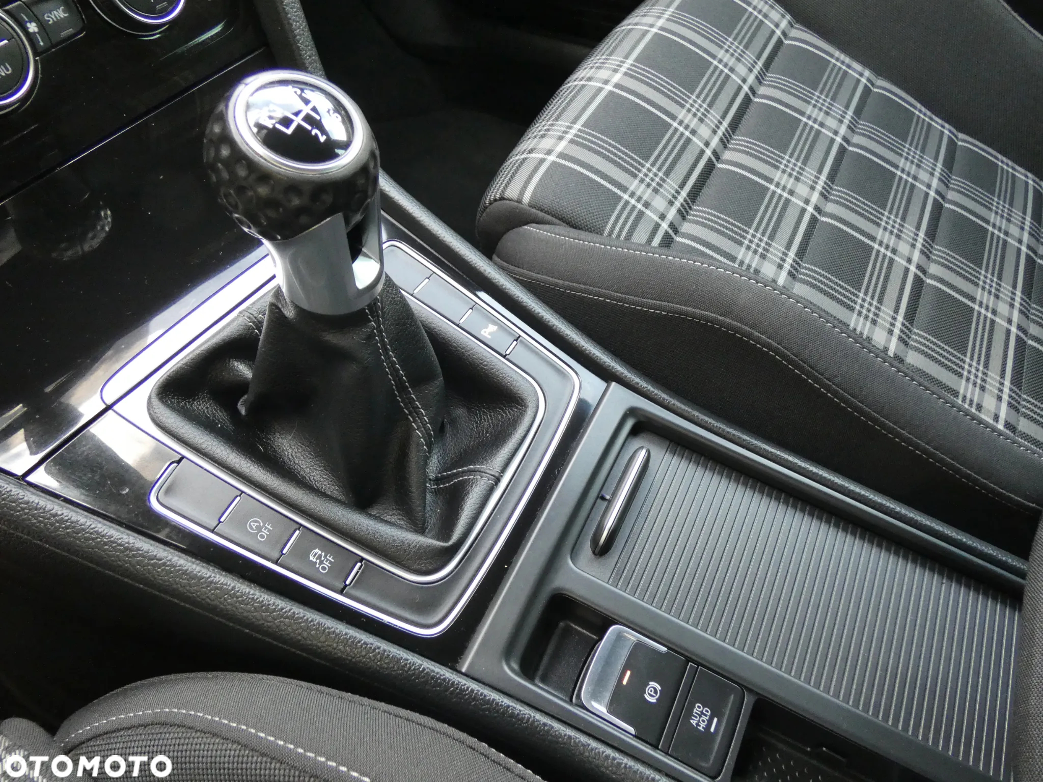 Volkswagen Golf VII 2.0 TDI BMT GTD - 22
