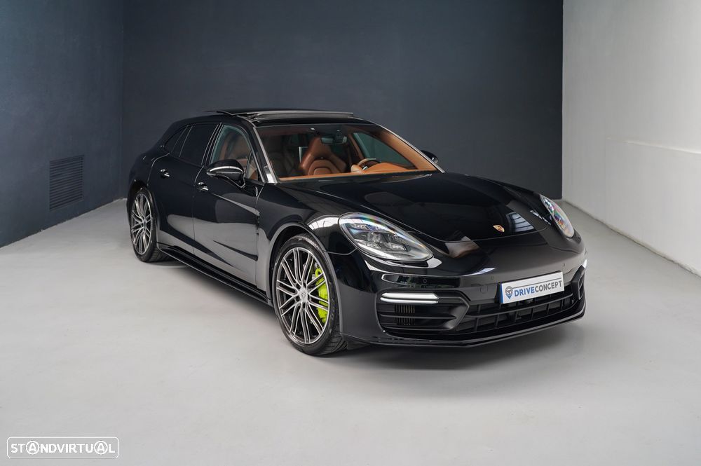 Porsche Panamera Sport Turismo 4 E-Hybrid - 1