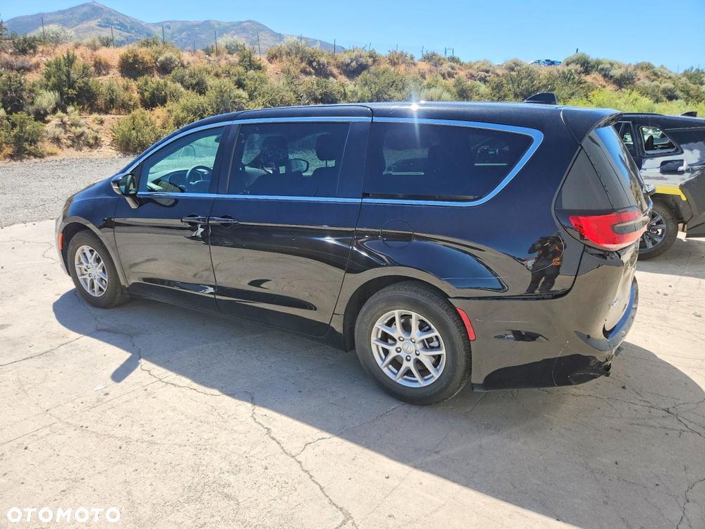 Chrysler Pacifica - 3