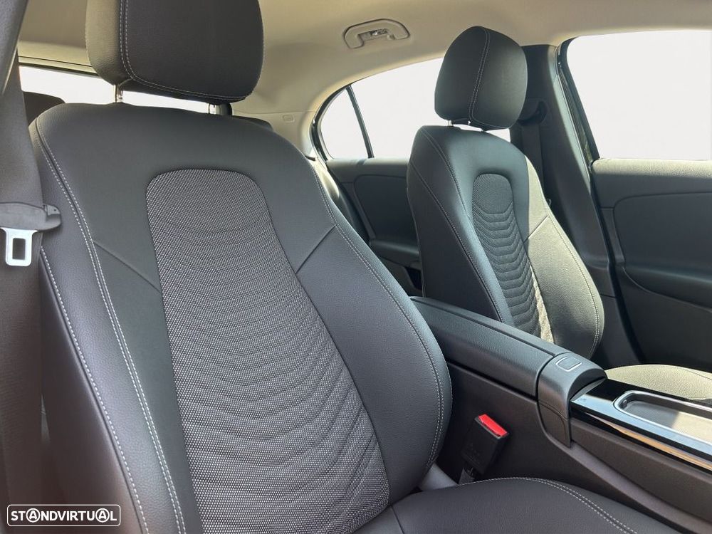 Mercedes-Benz A 250 — fotografia 13