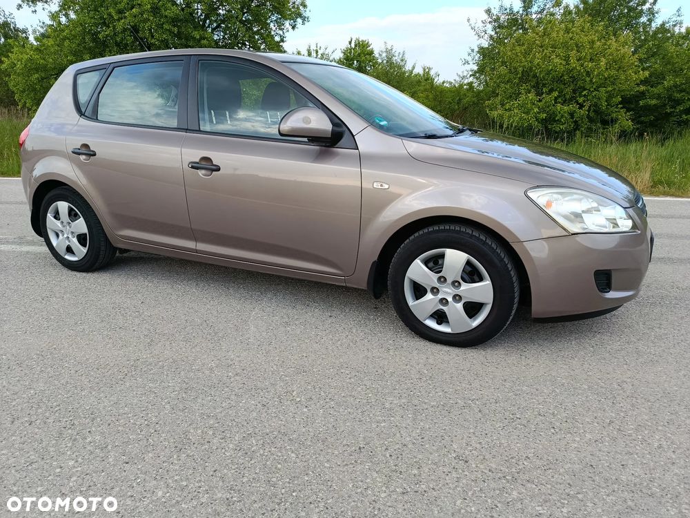 Kia Ceed 1.4 CVVT LX Basis - 10